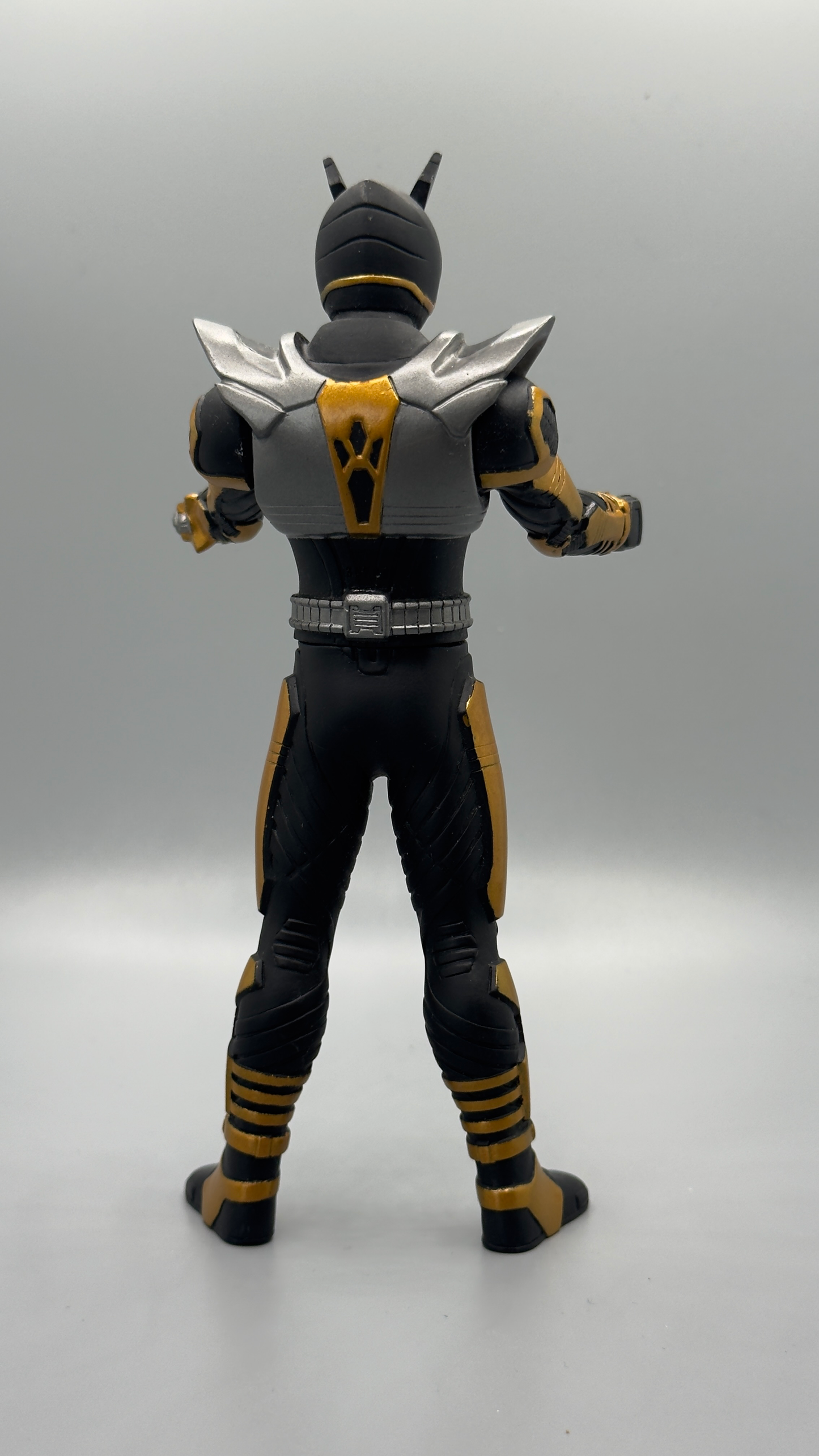 Bandai Kamen Masked Rider - The Bee 2005