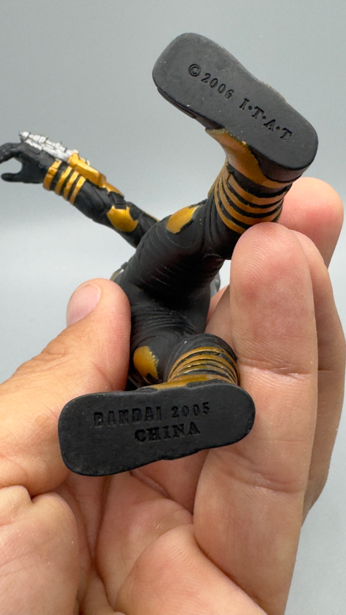 Bandai Kamen Masked Rider - The Bee 2005